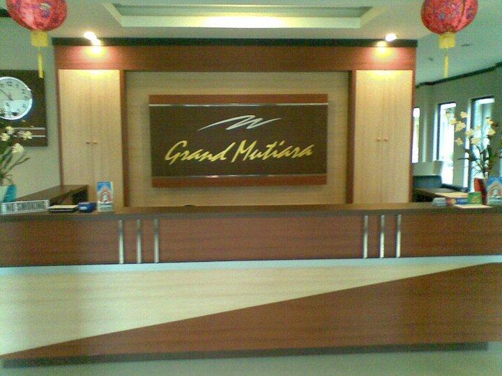 Front desk Hotel Grand Mutiara